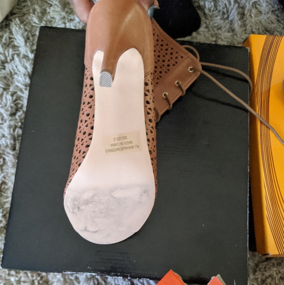 Shoes - Picture 2 of 3